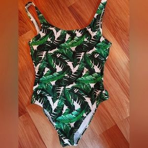 Design Lab Swim Bathing Suit Medium One Piece Green Leaf Pattern Self Bra Tropic